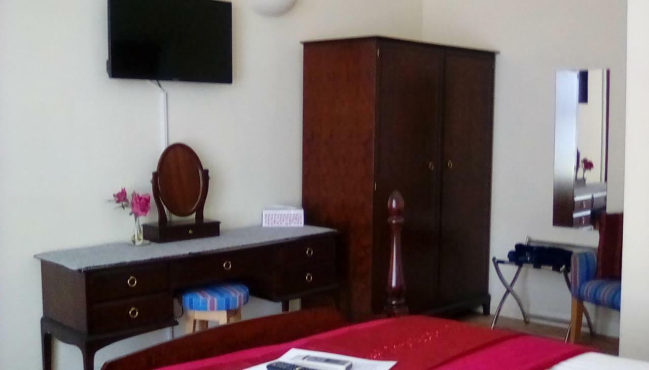 Oaklands House - Adults Only Hotel Brading Buitenkant foto