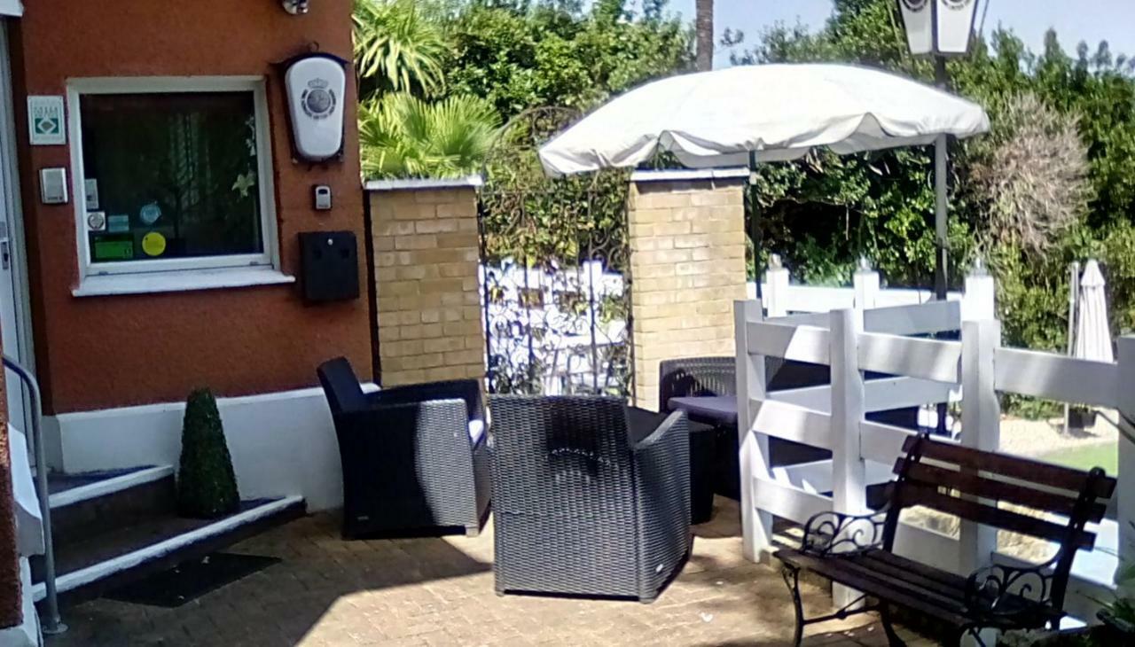 Oaklands House - Adults Only Hotel Brading Buitenkant foto